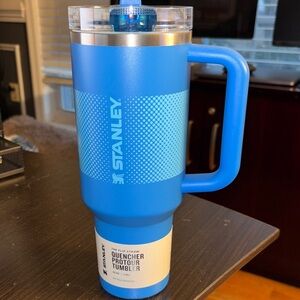 Stanley Azure Quencher Tumbler with Handle